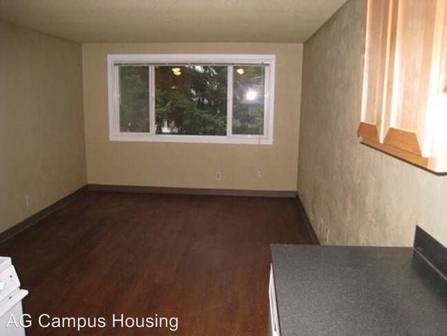 Building Photo - 1158 Mill St