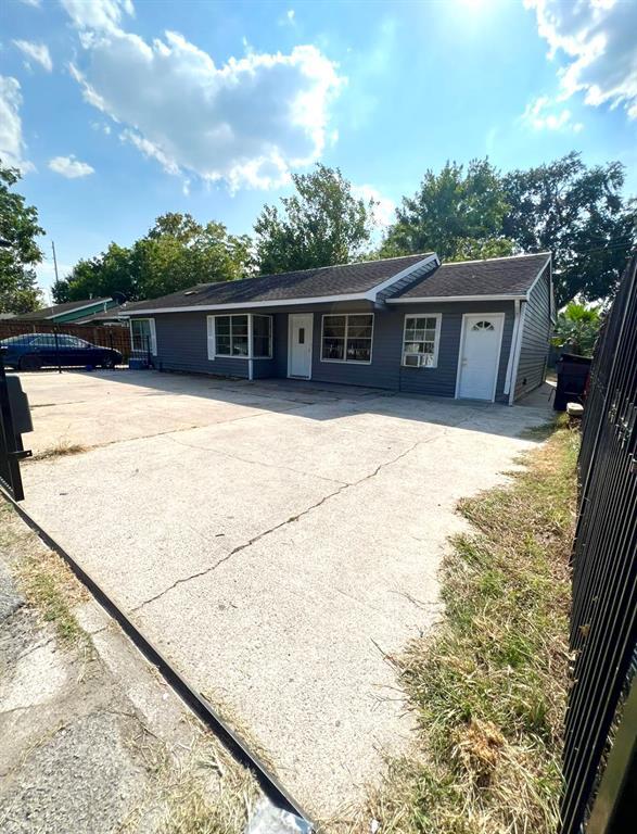 Primary Photo - 11301 Bannister Ln