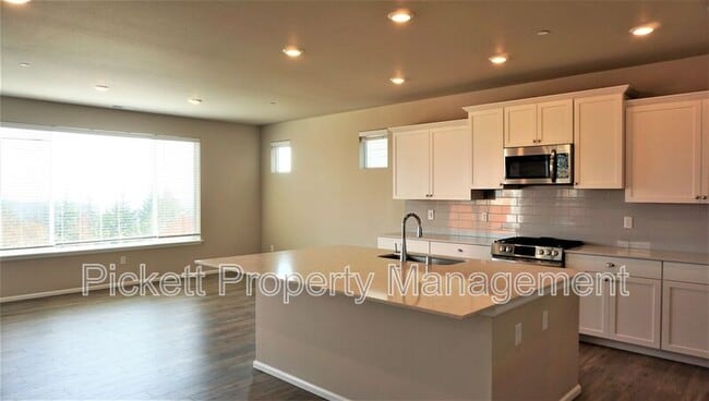 Building Photo - 1122 Baker Hts Lp