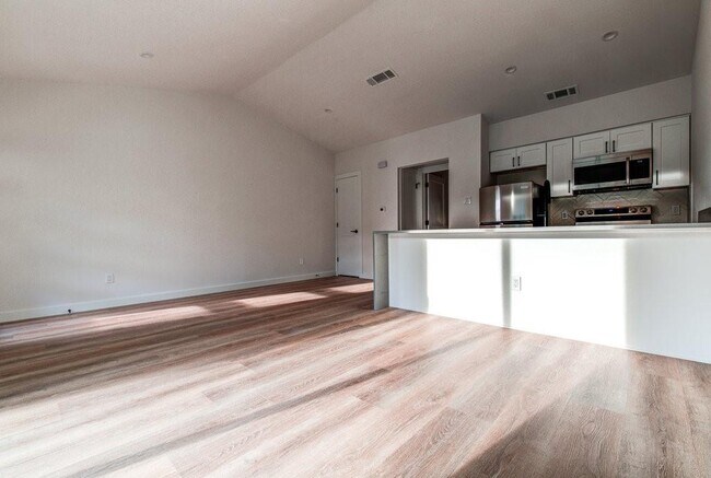 Foto del edificio - 1207 Hollow Creek Dr