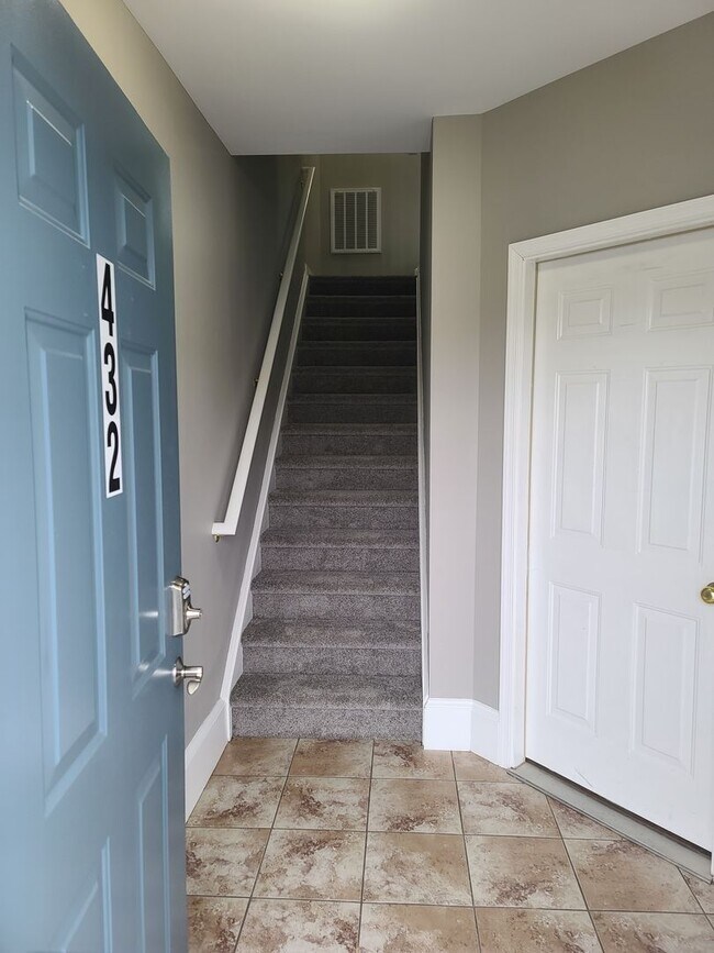 Foto del edificio - 3 Bedroom 2 1/2 bath Townhome for Rent in ...