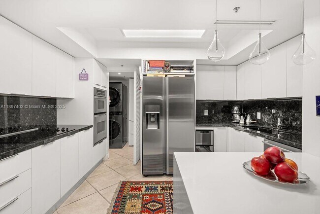 Foto del edificio - 2843 S Bayshore Dr