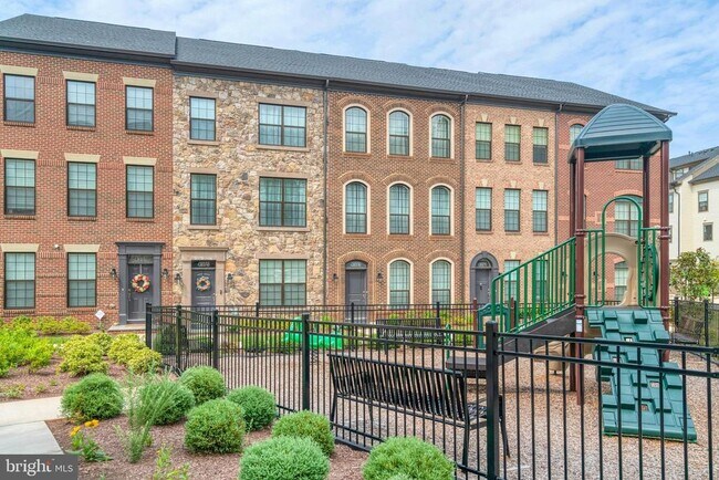 Building Photo - 4420 Fair Lakes Ct