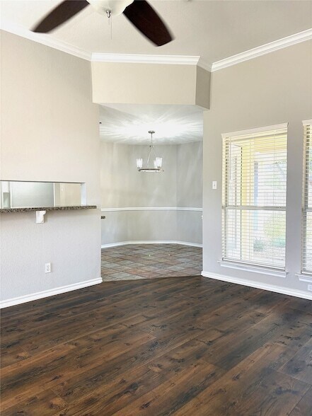 Building Photo - 1310 McAnear Ct