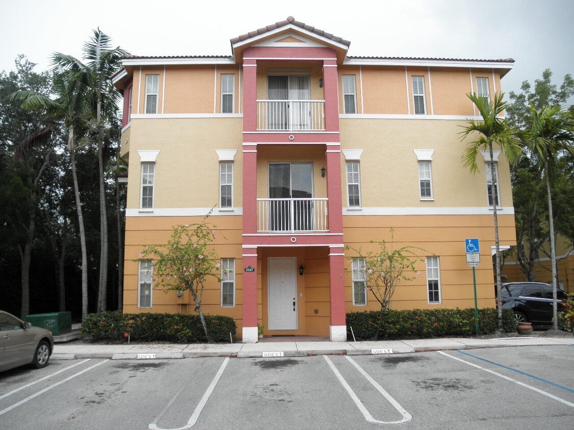 Primary Photo - 2147 Shoma Dr