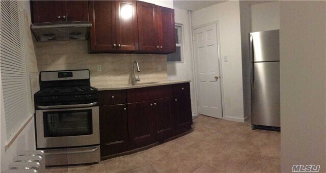 Foto del edificio - 65-73 162nd St