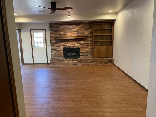 Building Photo - 2325 Apple Way