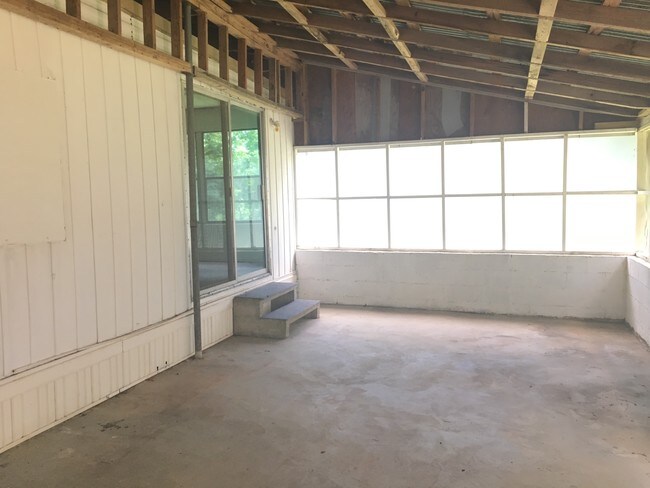 Building Photo - 262 Clarks Landing Rd