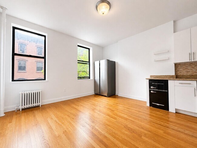 Foto del edificio - 29 W 12th St