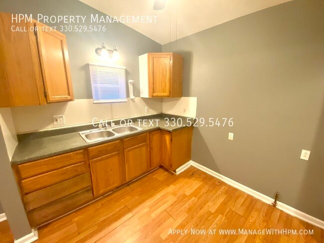 Foto del edificio - 1631 Bryan Ave SW