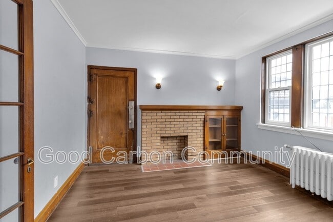 Building Photo - 2825 Main St