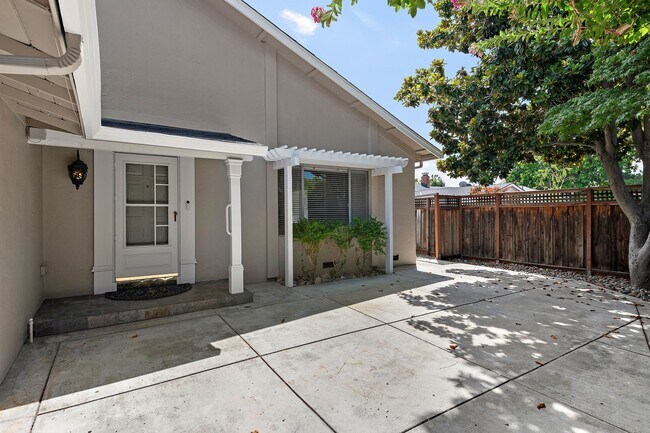 Foto del edificio - Spacious Single-Family Home in Great Location!