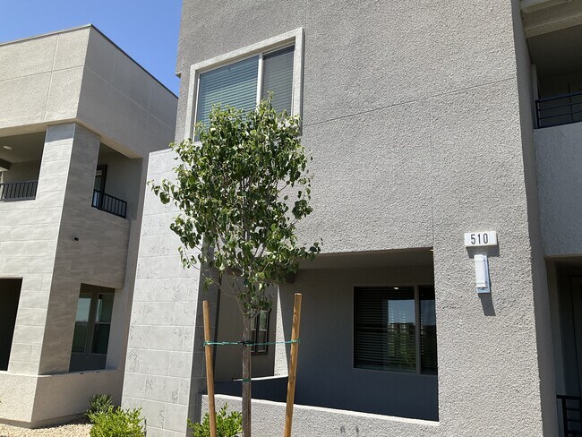 Foto del edificio - 510 Mahogany Ridge St