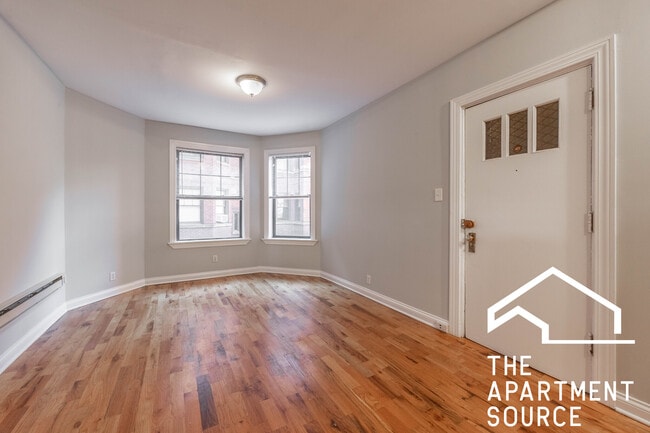 Building Photo - 4415 N Wolcott Ave