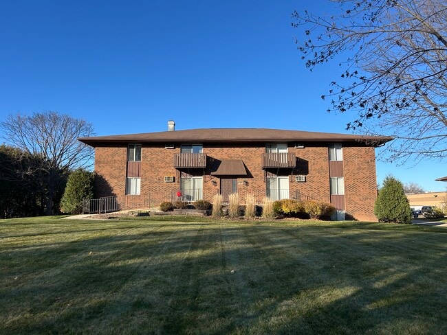 Building Photo - 1614 E Harding Dr