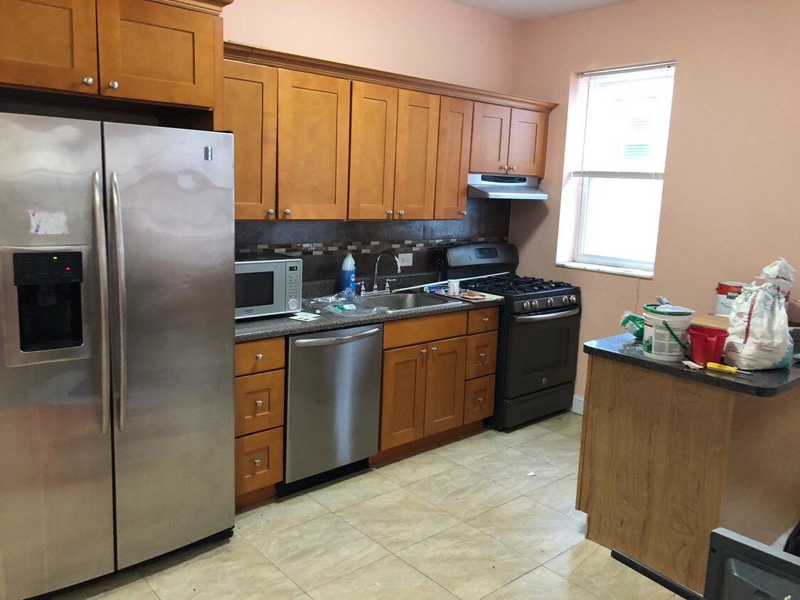 Foto principal - 23-58 28th Street