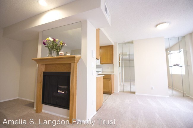 Building Photo - 10934 Huston St