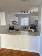 Building Photo - 6215 SW Kendale Lakes Cir