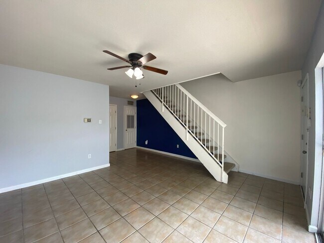 Foto del edificio - Cozy University View Condo Just Minutes from LSU