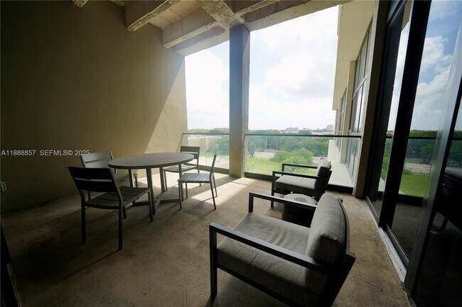 Foto del edificio - 7920 NE 2nd Ave