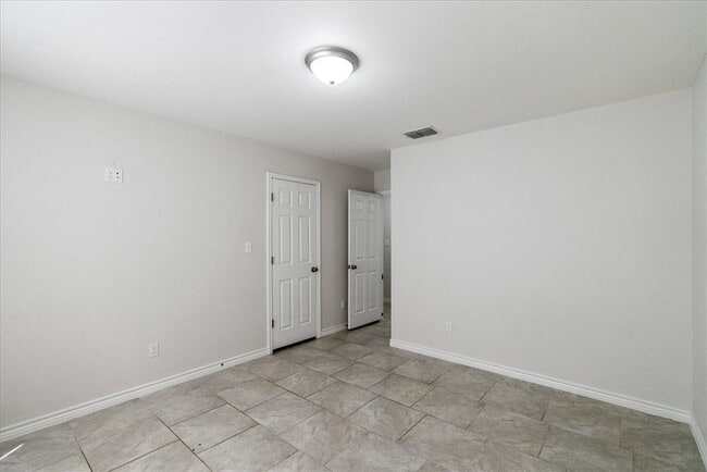 Building Photo - 525 Military Dr