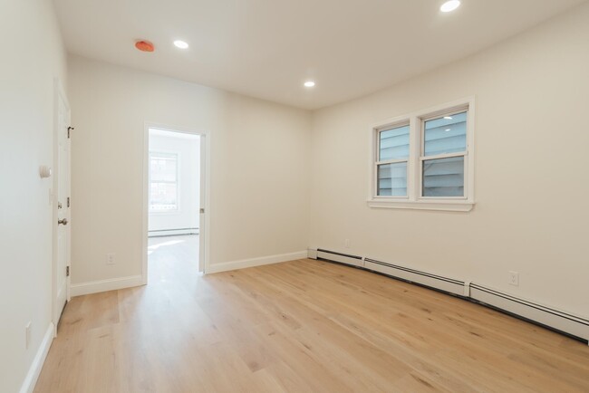 Building Photo - 27 W 52nd St