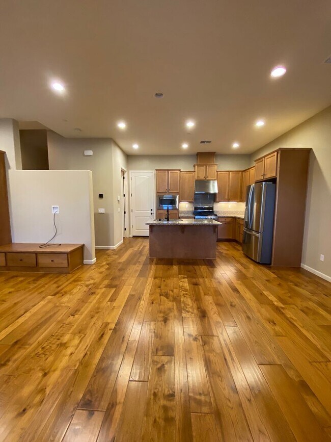 Foto del edificio - Livermore 3BD/2.5BA Townhouse in Great Neighborhood!