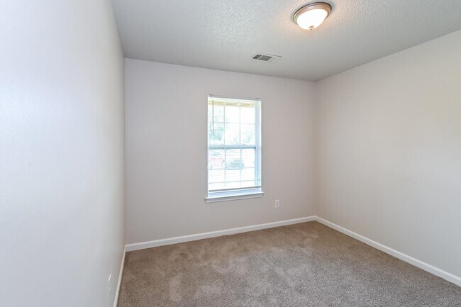 Foto del edificio - 4786 Greenlawn Cove