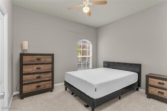 Building Photo - 242 Newport Dr