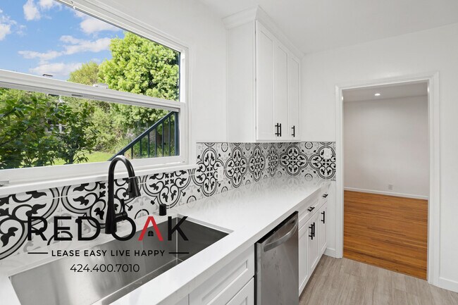 Foto del edificio - 2247 Merton Ave