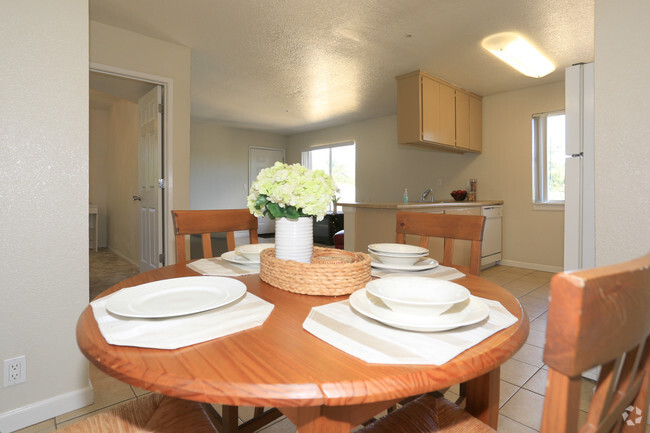 Dining room toward living room - Creekview Homes