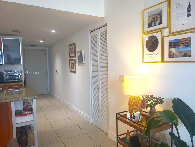 Foto del edificio - 185 SW 7th St
