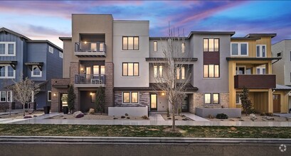 Building Photo - 3785 E Parkcenter Blvd