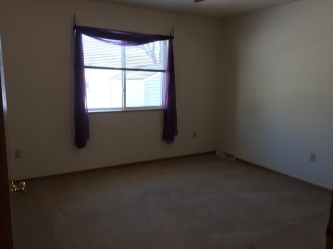 Bedroom 1 - 3770 Summerset Way