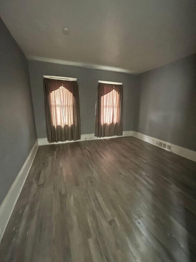 Foto del edificio - 2177 W 83rd St