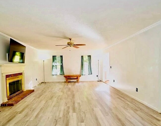 Photo - 510 Squire Cir House