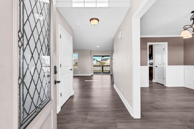 Foto del edificio - Close to Post and Move in Ready!