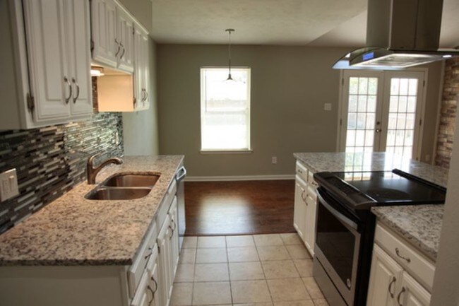 Building Photo - Beautiful updated single story in Arlington