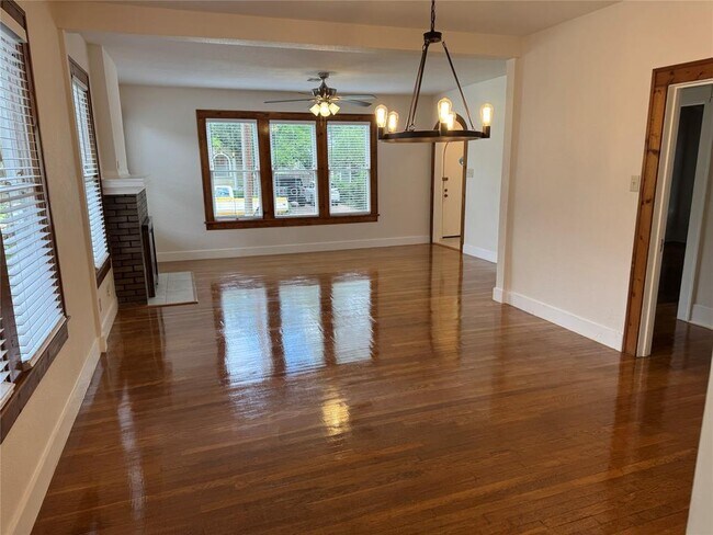 Foto del edificio - 2842 Shoal Crest Ave