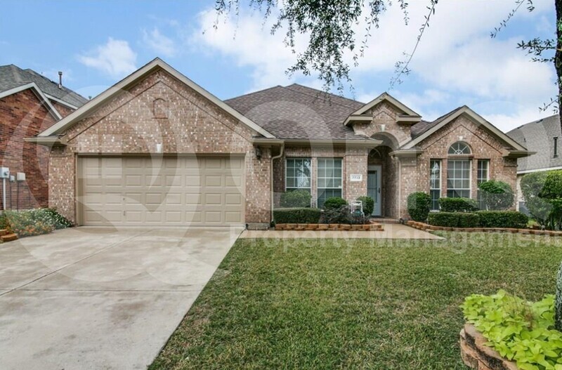 Foto principal - 7713 Stonehaven Ln