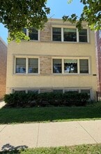 Building Photo - 2711 W Berwyn Ave