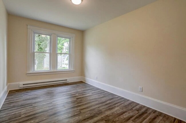 Foto del edificio - 207 Falmouth Rd