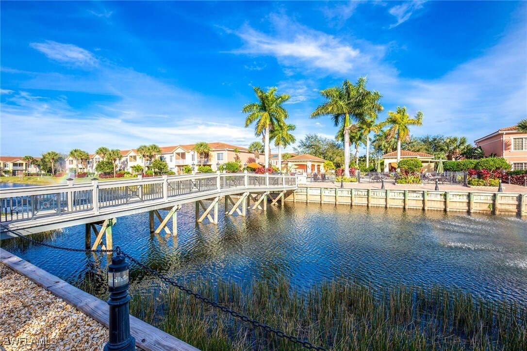Foto principal - 20201 Estero Gardens Cir