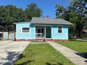 Building Photo - 2102 Flesher Ave