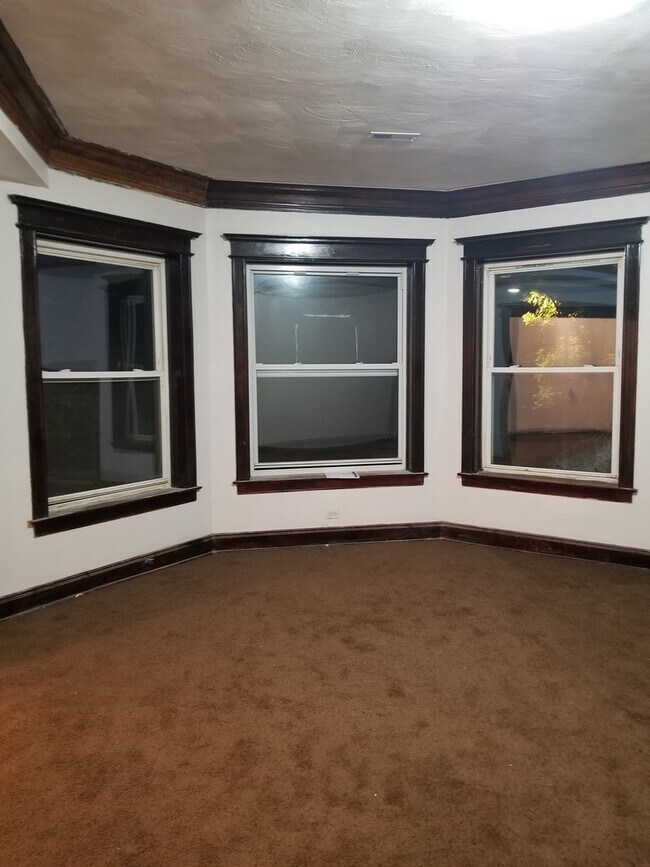 Foto del edificio - 1048 W Garfield Blvd