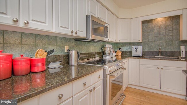 Building Photo - 6306 Dunaway Ct
