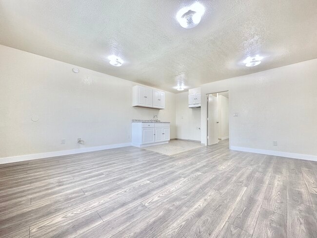 Foto del edificio - Maple Courtyard