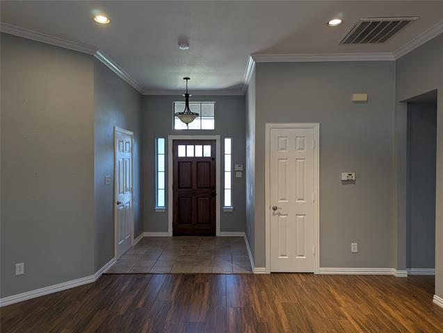 Building Photo - 305 Harvest Bend Dr