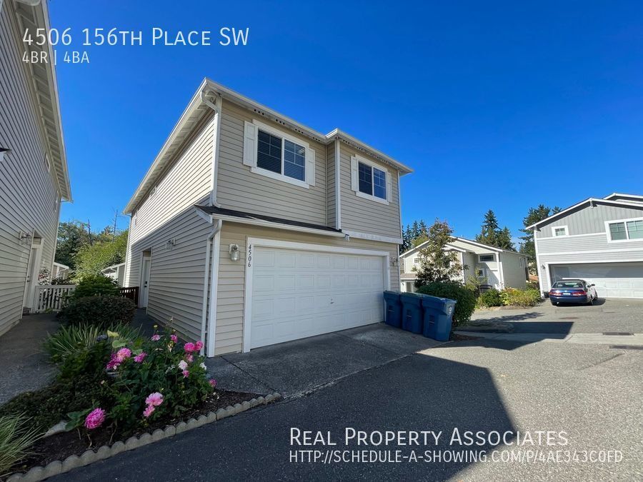 Primary Photo - Pet Friendly, Spacious 4 bed, 3.5 bath