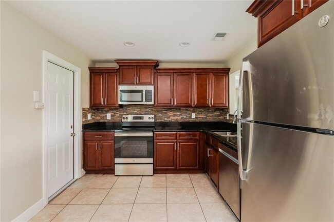 Building Photo - 441 Spike Ct